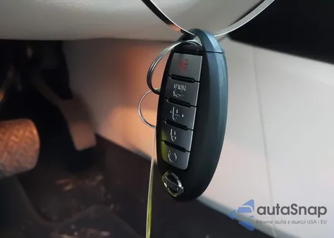 2017 Nissan Maxima 3.5 Sl z USA, uszkodzony, nr VIN 1N4AA6AP4HC360663